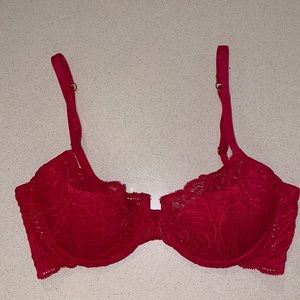 Victoria’s Secret Red Lace Push up without Padding Size 34C